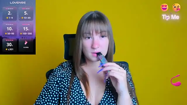 Snapshot of Evelina_GG chatting on 09/23/25, 05:43 Evelina GG online show from 09/23/25, 05:43