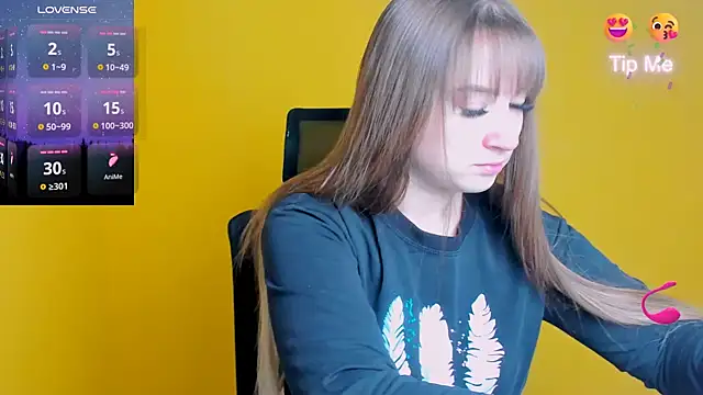 Snapshot of Evelina_GG chatting on 09/27/25, 05:34 Evelina GG online show from 09/27/25, 05:34
