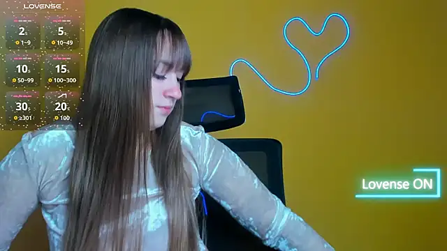 Snapshot of Evelina_GG chatting on 10/17/25, 05:43 Evelina GG online show from 10/17/25, 05:43