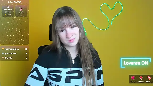 Snapshot of Evelina_GG chatting on 10/19/25, 05:52 Evelina GG online show from 10/19/25, 05:52