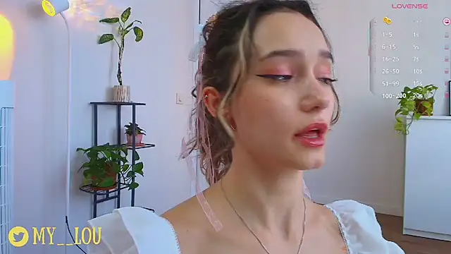 Snapshot of MyLou_ chatting on 07/16/26, 04:02 MyLou online show from 07/16/26, 04:02