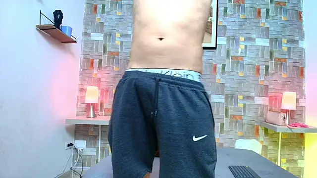 Snapshot of aaron_antonella_mds chatting on 11/22/25, 08:41 aaron antonella mds online show from 11/22/25, 08:41