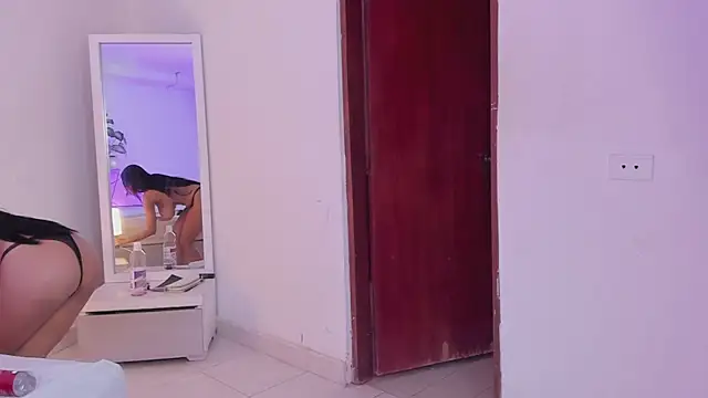 Snapshot of Alhana_pulido chatting on 12/28/24, 11:26 Alhana pulido online show from 12/28/24, 11:26