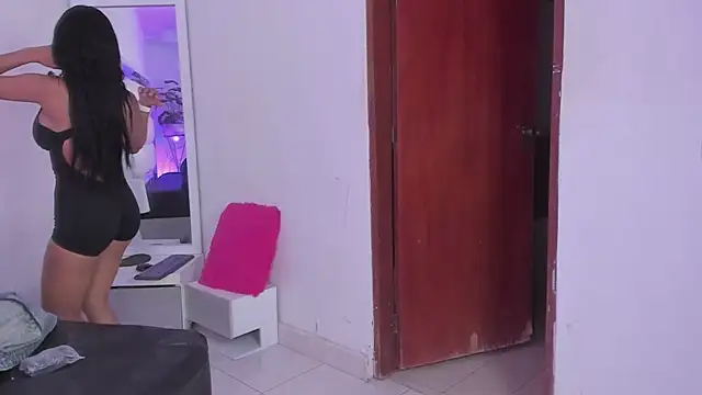 Snapshot of Alhana_pulido chatting on 01/13/25, 10:35 Alhana pulido online show from 01/13/25, 10:35