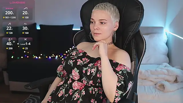 LikaBerry1 online show from 02/04/25, 04:08