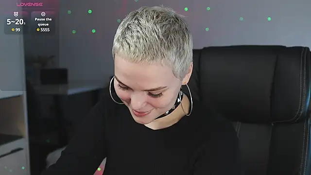 LikaBerry1 online show from 03/18/25, 08:37