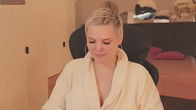 LikaBerry1 online show from 11/25/25, 11:43