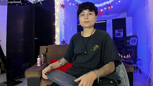 ZuryRamirez  online show from 12/09/24, 08:01