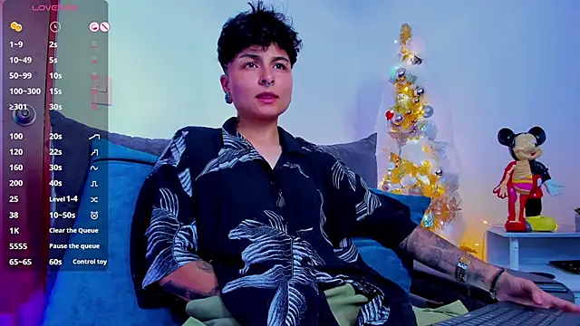 ZuryRamirez  online show from 01/08/25, 06:31