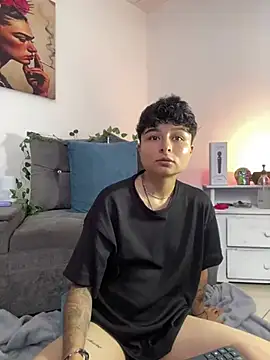 ZuryRamirez  online show from 02/05/25, 07:10