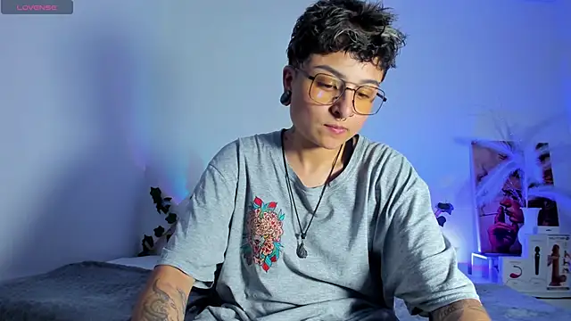 ZuryRamirez  online show from 03/10/25, 07:29