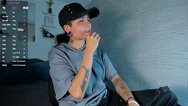 ZuryRamirez  online show from 09/08/25, 07:46