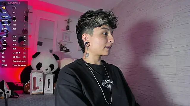 ZuryRamirez  online show from 09/22/25, 08:11