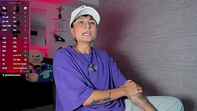 ZuryRamirez  online show from 09/29/25, 08:24