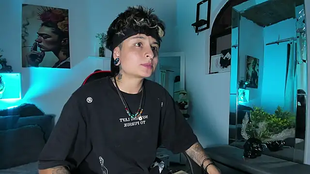 ZuryRamirez  online show from 11/30/25, 07:07