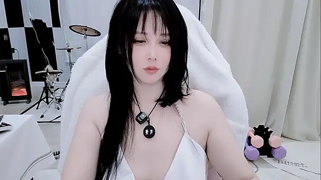 Snapshot of Vaness-a chatting on 04/10/26, 08:35 Vaness-a online show from 04/10/26, 08:35