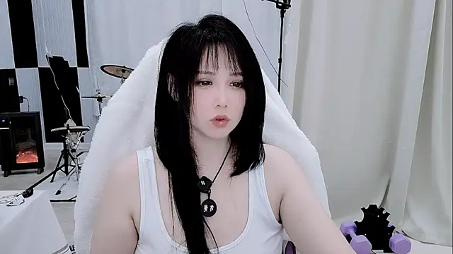 Snapshot of Vaness-a chatting on 04/12/26, 07:19 Vaness-a online show from 04/12/26, 07:19