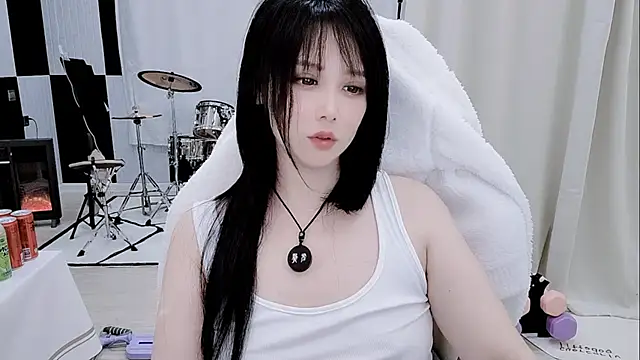 Snapshot of Vaness-a chatting on 04/16/26, 08:09 Vaness-a online show from 04/16/26, 08:09