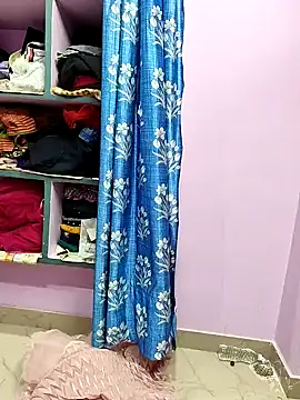 Snapshot of Vaishali90 chatting on 12/13/24, 10:23 Vaishali90 online show from 12/13/24, 10:23