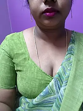 Snapshot of Vaishali90 chatting on 12/20/24, 05:18 Vaishali90 online show from 12/20/24, 05:18