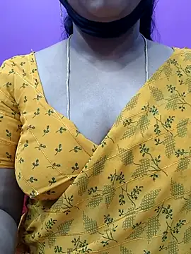 Snapshot of Vaishali90 chatting on 12/25/24, 09:33 Vaishali90 online show from 12/25/24, 09:33