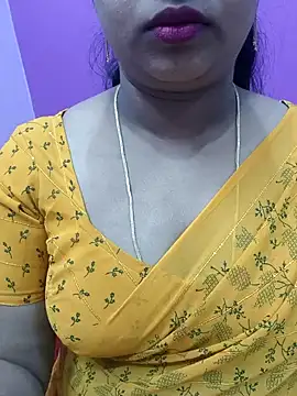 Snapshot of Vaishali90 chatting on 01/08/25, 04:55 Vaishali90 online show from 01/08/25, 04:55