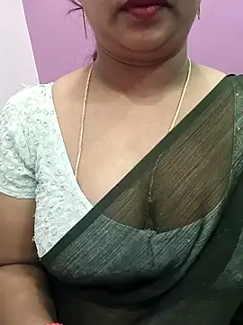 Snapshot of Vaishali90 chatting on 02/03/25, 08:13 Vaishali90 online show from 02/03/25, 08:13