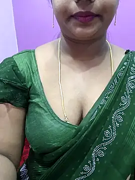 Snapshot of Vaishali90 chatting on 03/04/25, 04:20 Vaishali90 online show from 03/04/25, 04:20