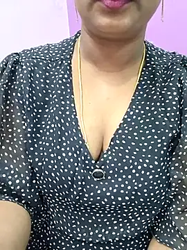 Snapshot of Vaishali90 chatting on 03/05/25, 06:45 Vaishali90 online show from 03/05/25, 06:45