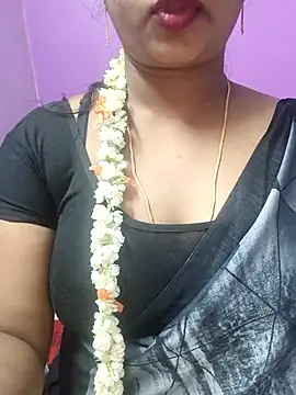 Snapshot of Vaishali90 chatting on 03/17/25, 08:18 Vaishali90 online show from 03/17/25, 08:18