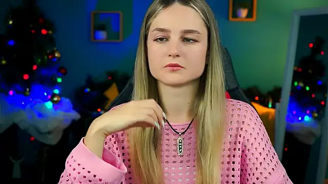 DeboraLarson online show from 12/17/24, 03:50