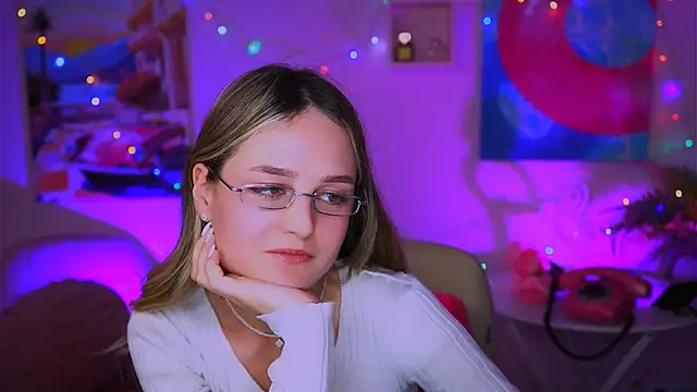 DeboraLarson online show from 12/25/24, 10:17