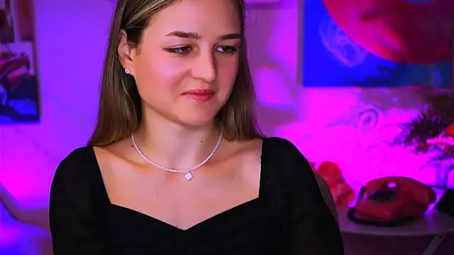 DeboraLarson online show from 01/13/25, 04:28