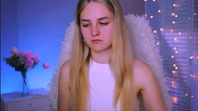 DeboraLarson online show from 10/03/25, 07:05