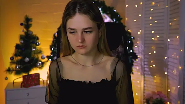 DeboraLarson online show from 12/22/25, 03:14