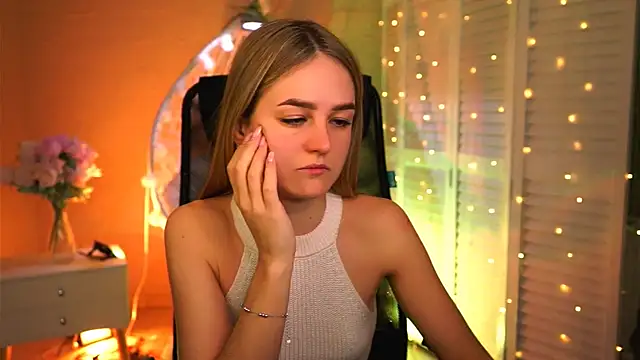 Snapshot of DeboraLarson chatting on 03/09/26, 04:05 DeboraLarson online show from 03/09/26, 04:05