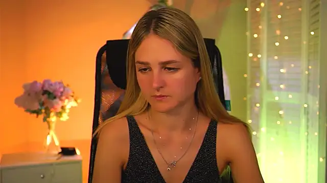 Snapshot of DeboraLarson chatting on 03/31/26, 02:46 DeboraLarson online show from 03/31/26, 02:46