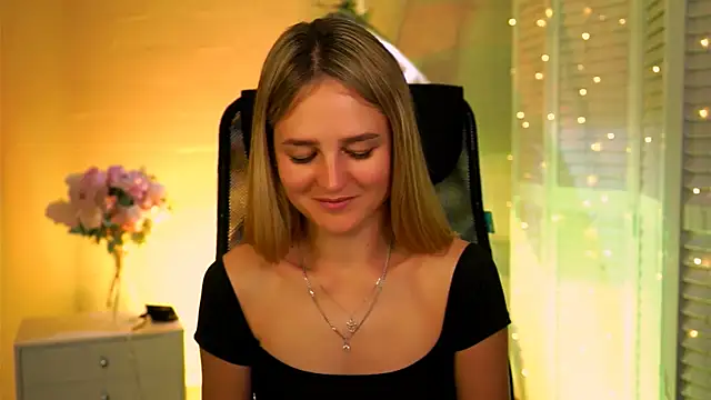 Snapshot of DeboraLarson chatting on 04/10/26, 03:12 DeboraLarson online show from 04/10/26, 03:12