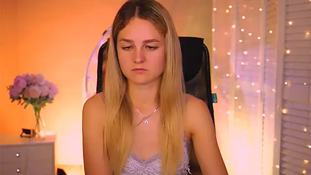 DeboraLarson online show from 06/17/26, 03:09