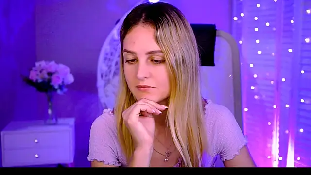 DeboraLarson online show from 07/12/26, 03:19