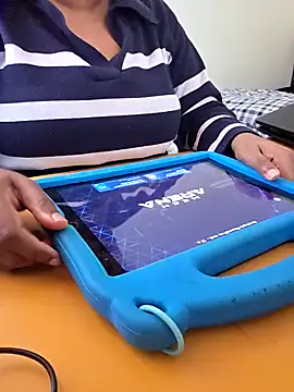 Snapshot of kittymmf chatting on 04/08/26, 07:52 kittymmf online show from 04/08/26, 07:52