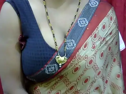 Snapshot of HOT-SEEMAA chatting on 11/27/25, 10:34 HOT-SEEMAA online show from 11/27/25, 10:34