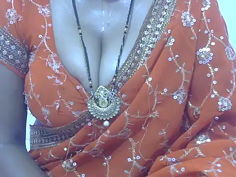 Snapshot of HOT-SEEMAA chatting on 04/27/26, 07:34 HOT-SEEMAA online show from 04/27/26, 07:34