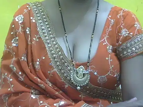 Snapshot of HOT-SEEMAA chatting on 05/15/26, 06:37 HOT-SEEMAA online show from 05/15/26, 06:37