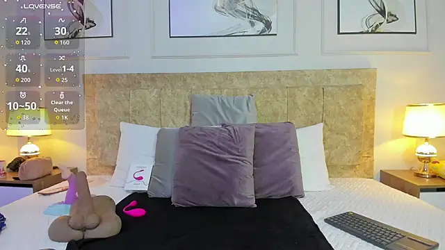 ashley  foxx  online show from 11/05/25, 02:06