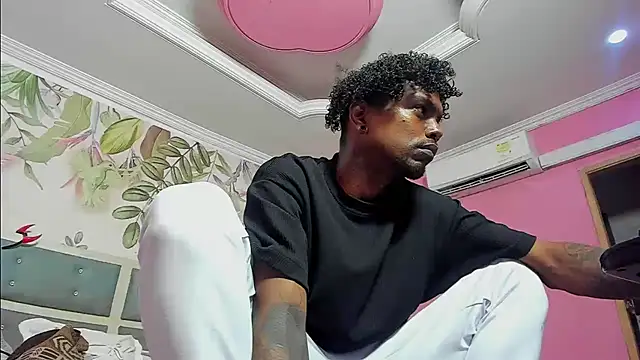 bigblackhotx1 online show from 01/19/26, 04:11