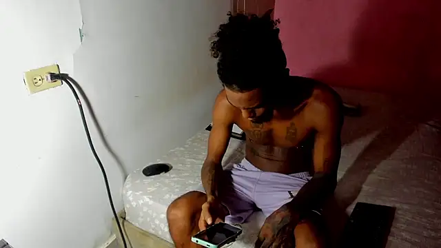 Snapshot of bigblackhotx1 chatting on 05/30/26, 10:34 bigblackhotx1 online show from 05/30/26, 10:34