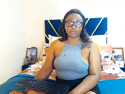 Snapshot of veronica1xxx chatting on 01/12/26, 09:09 veronica1xxx online show from 01/12/26, 09:09