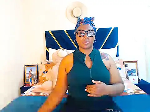 Snapshot of veronica1xxx chatting on 02/05/26, 12:48 veronica1xxx online show from 02/05/26, 12:48