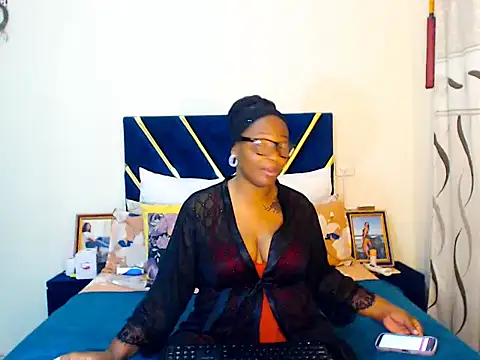 Snapshot of veronica1xxx chatting on 02/13/26, 01:01 veronica1xxx online show from 02/13/26, 01:01